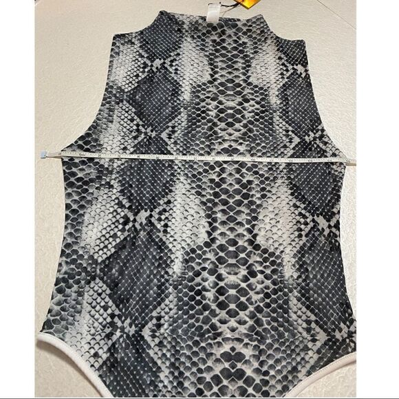 Rellamped Gray Snakeskin Print mesh Bodysuit sz M - Picture 5 of 8